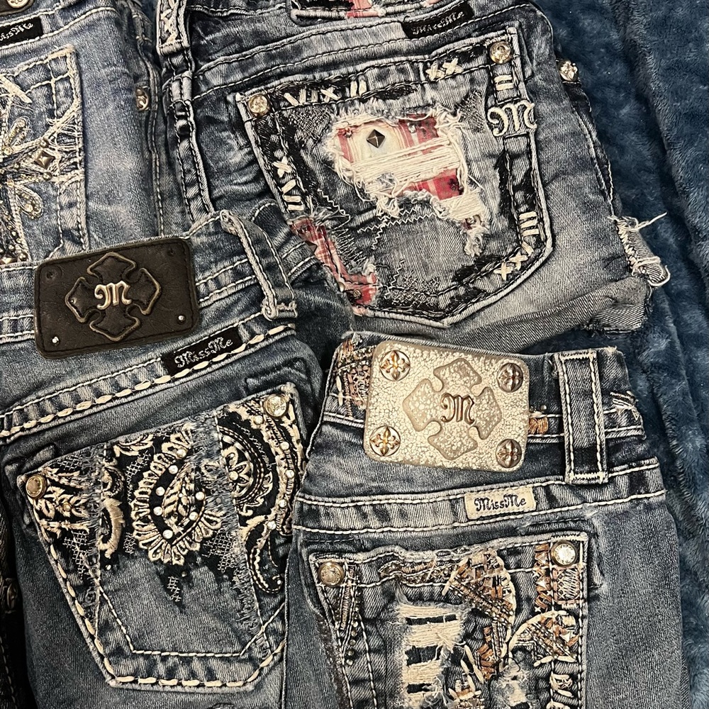Not for sale Miss Me & BKE Cut off shorts - Picture 8 of 11